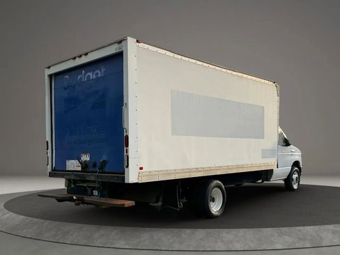 Used 2016 Ford E-350 and Econoline 350 Super Duty RWD image 4