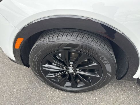 Certified 2025 Buick Envista Sport Touring FWD image 22