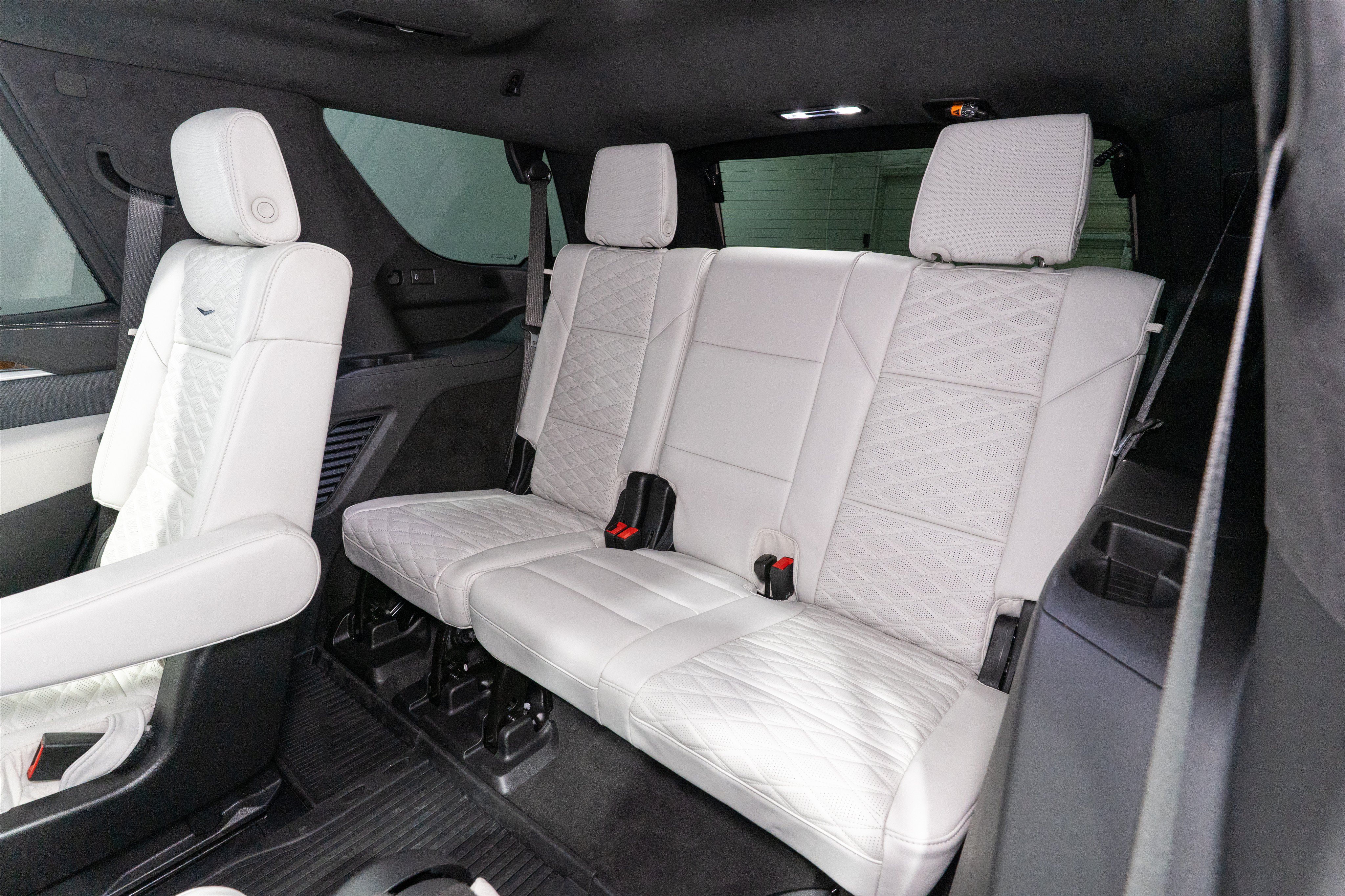 Used 2026 Cadillac Escalade Platinum Sport w/ LPO, ONYX Package AWD/4WD image 43