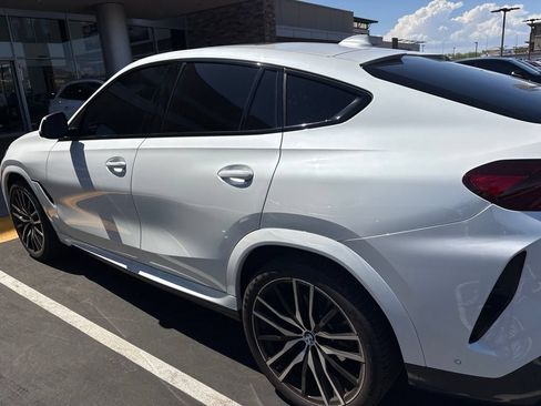 Used 2023 BMW X6 xDrive40i w/ M Sport Package AWD/4WD image 3