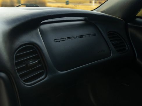 Used 2004 Chevrolet Corvette Z06 w/ Memory Package image 62