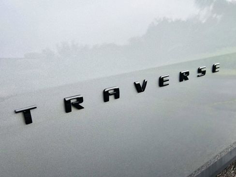 Used 2023 Chevrolet Traverse RS image 20
