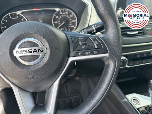 Used 2020 Nissan Altima 2.5 S AWD/4WD image 14
