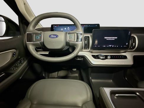 New 2026 Ford Expedition Active AWD/4WD image 32
