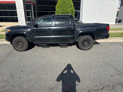 Used 2023 Toyota Tacoma SR AWD/4WD image 5