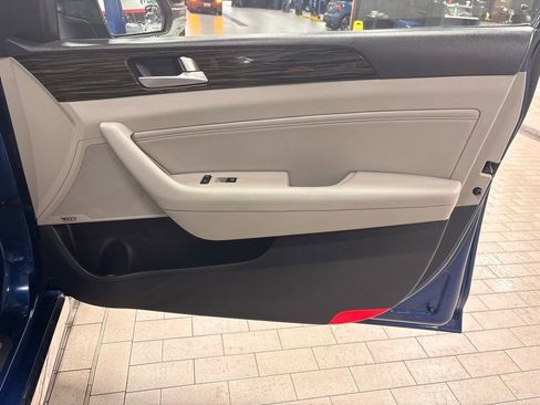 Used 2017 Hyundai Sonata Limited w/ Ultimate Package 04 image 21