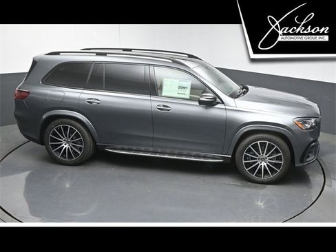 Used 2025 Mercedes-Benz GLS 450 4MATIC image 50