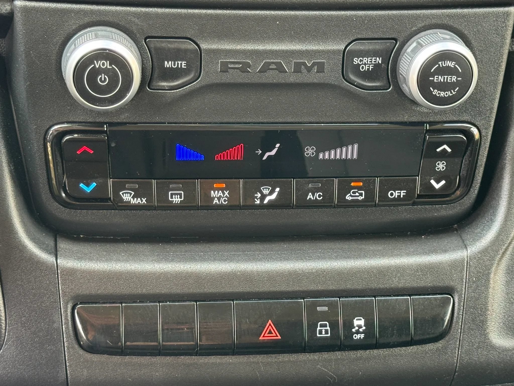 Used 2023 RAM ProMaster 2500 FWD image 23
