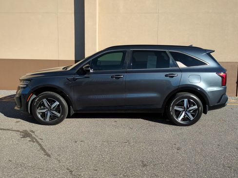 Used 2022 Kia Sorento S image 7