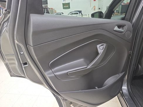 Used 2017 Ford Escape Titanium w/ Equipment Group 301A AWD/4WD image 15