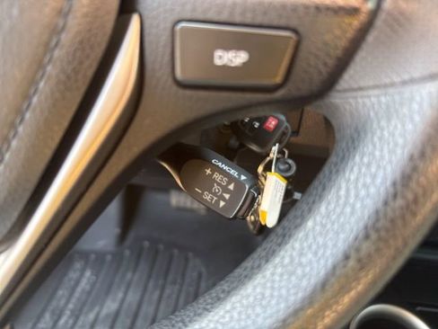 Used 2014 Toyota RAV4 LE AWD/4WD image 19