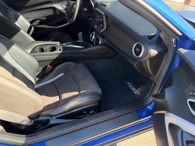 Used 2022 Chevrolet Camaro SS RWD image 24