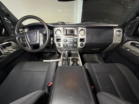 Used 2017 Ford Expedition XLT AWD/4WD image 30