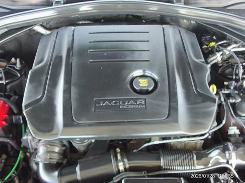 Used 2018 Jaguar F-PACE Premium image 9