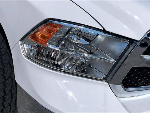 Used 2022 RAM 1500 Classic SLT AWD/4WD image 31
