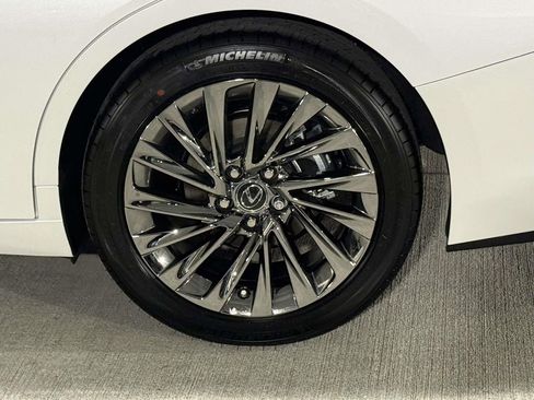 Used 2025 Lexus ES 350 w/ Accessory Package (Z1) FWD image 12