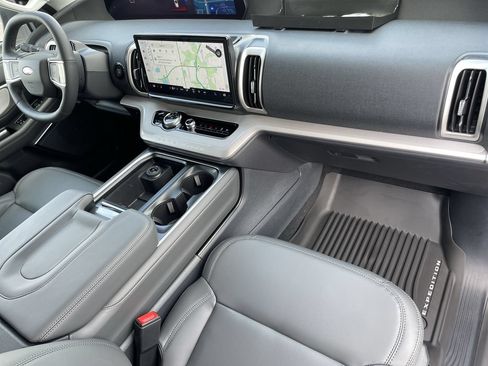 New 2026 Ford Expedition Active RWD image 12