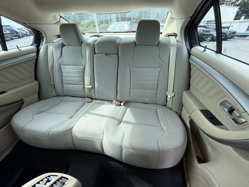 Used 2019 Ford Taurus SE FWD image 21