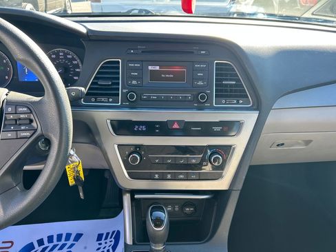 Used 2017 Hyundai Sonata SE image 18