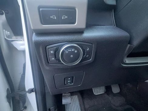 Used 2017 Ford F150 Lariat w/ Equipment Group 502A Luxury image 10