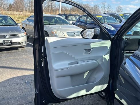 Used 2024 Hyundai Kona SEL image 11