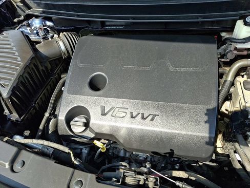 Used 2022 Chevrolet Traverse LS FWD image 30