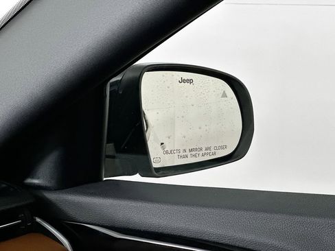 Certified 2024 Jeep Compass Limited image 27