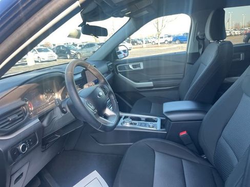 Used 2023 Ford Explorer XLT image 20