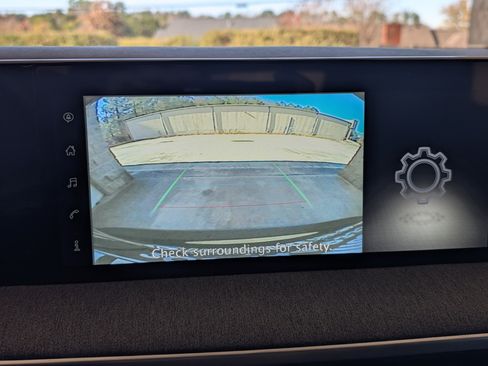 Used 2025 Nissan Kicks SV w/ SV Premium Package image 27