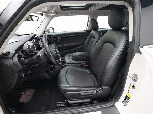 Used 2017 MINI Cooper 2-Door Hardtop image 7