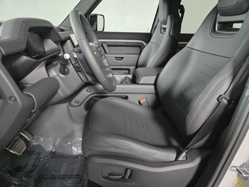 New 2026 Land Rover Defender 110 OCTA image 11