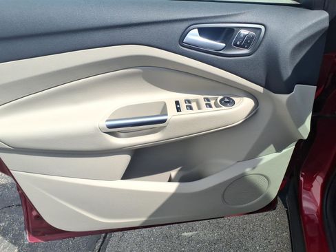 Used 2017 Ford Escape Titanium image 11