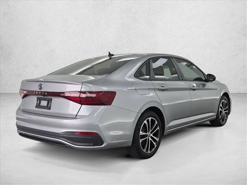 Used 2025 Volkswagen Jetta Sport FWD image 5