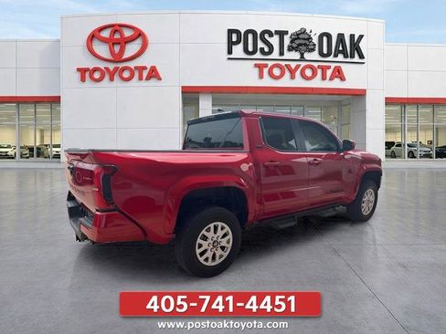Used 2025 Toyota Tacoma SR5 AWD/4WD image 5