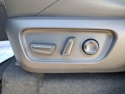 New 2025 Toyota 4Runner 4WD image 18