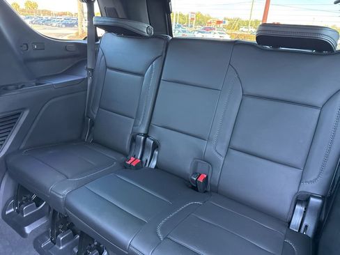 Used 2022 GMC Yukon Denali w/ Denali Premium Package image 18