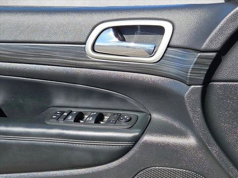 Used 2021 Jeep Grand Cherokee Laredo X RWD image 11