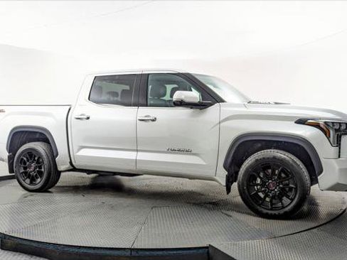 Used 2022 Toyota Tundra Limited w/ TRD Off-Road Package image 9