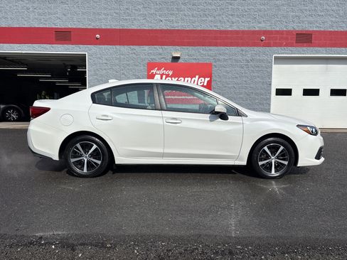Used 2022 Subaru Impreza 2.0i Premium AWD/4WD image 2