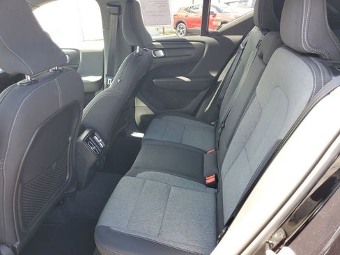 Used 2024 Volvo XC40 B5 Core AWD/4WD image 10