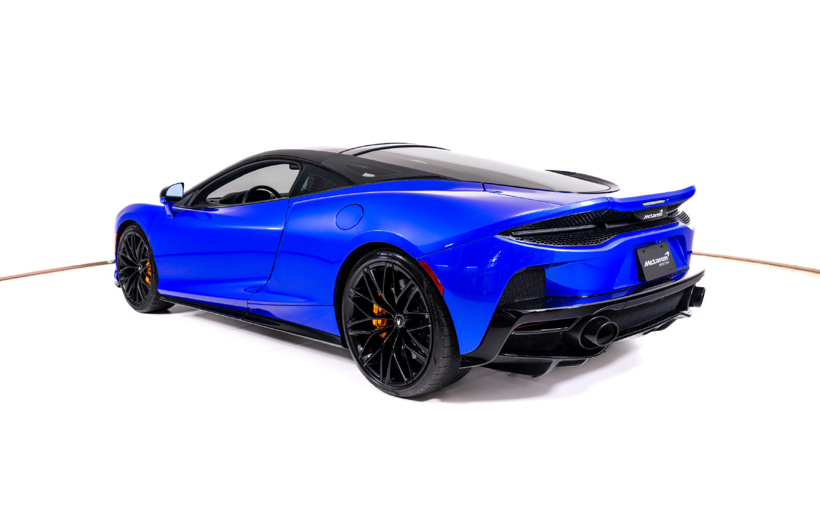 Used 2023 McLaren GT RWD image 3