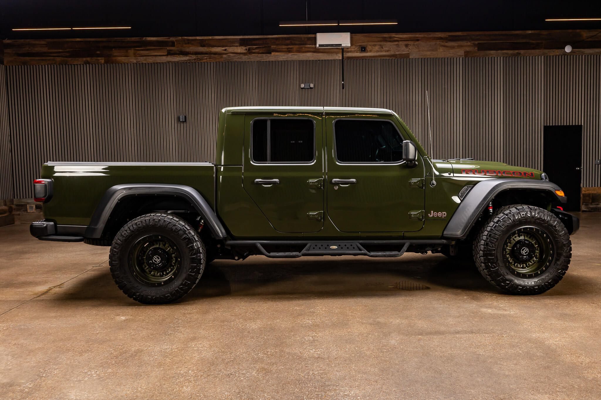 Used 2022 Jeep Gladiator Rubicon w/ LED Lighting Group AWD/4WD image 10