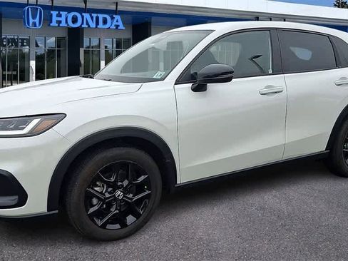 Certified 2025 Honda HR-V Sport image 4