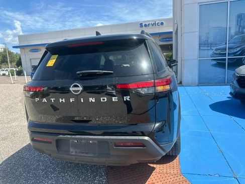 Used 2025 Nissan Pathfinder SV FWD image 35