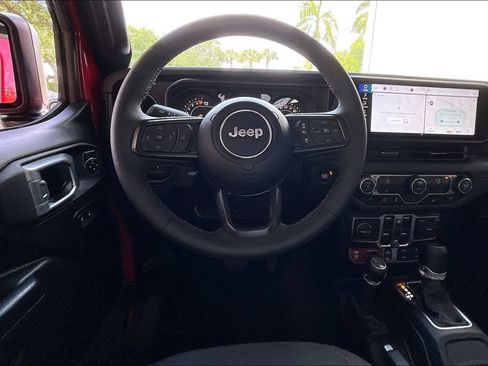 Used 2026 Jeep Gladiator Rubicon AWD/4WD image 5