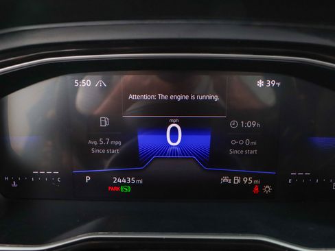 Used 2024 Volkswagen Jetta SE w/ Panoramic Sunroof Package image 15