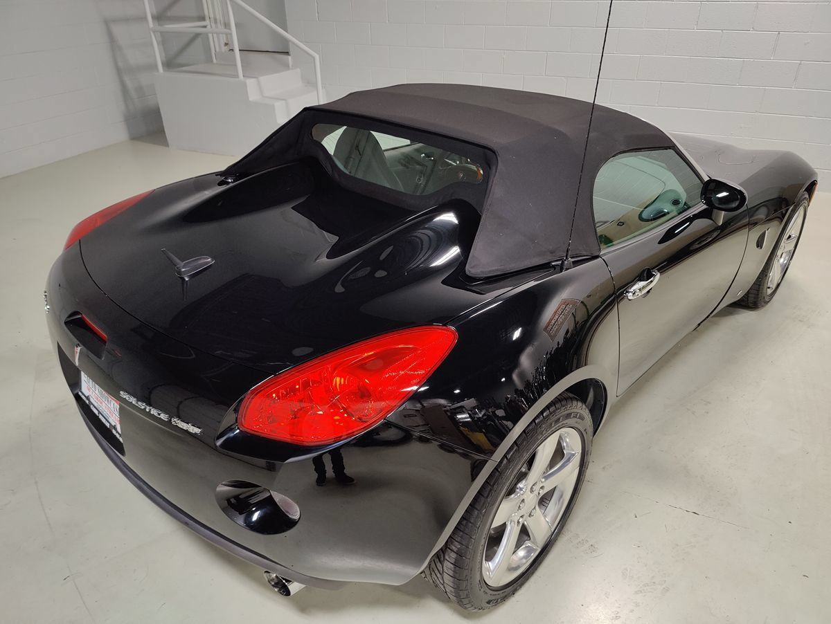 Used 2008 Pontiac Solstice GXP w/ Premium Package RWD image 8