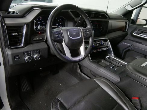 Used 2025 GMC Sierra 3500 Denali w/ Denali Reserve Package AWD/4WD image 13