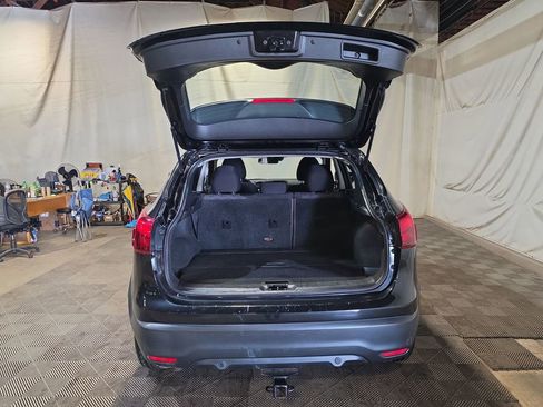 Used 2019 Nissan Rogue Sport SV FWD image 19