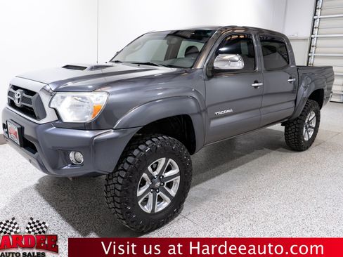 Used 2014 Toyota Tacoma 4x4 Double Cab w/ Limited Package image 2
